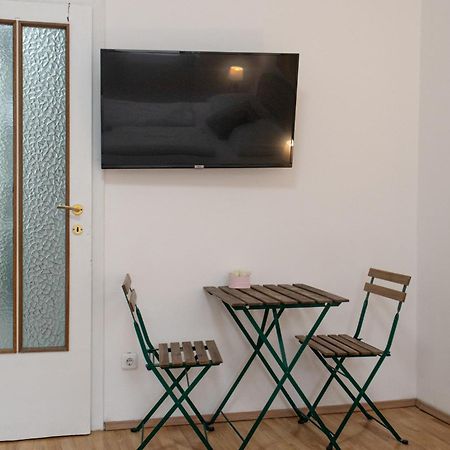 Budget City Stay - Near Wiener Stadthalle Ideal For Longstays Viena Exterior foto